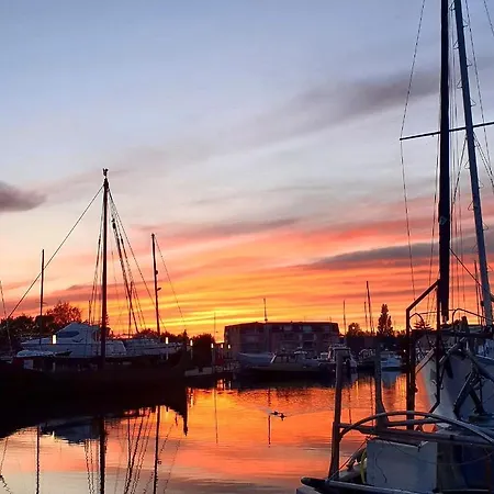 Le Vauban 2*